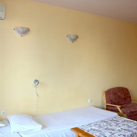 Apartment V *